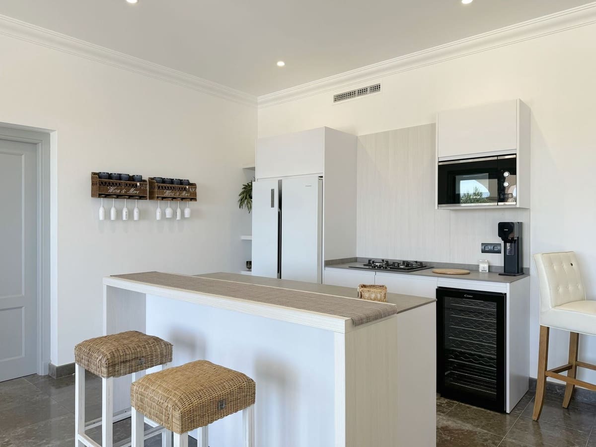 5 bedroom Villa for sale in Sotogrande with pool garage - € 2,450,000 (Ref: 9038134)