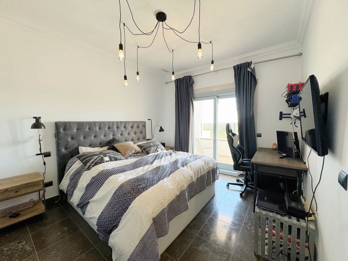 5 bedroom Villa for sale in Sotogrande with pool garage - € 2,450,000 (Ref: 9038134)