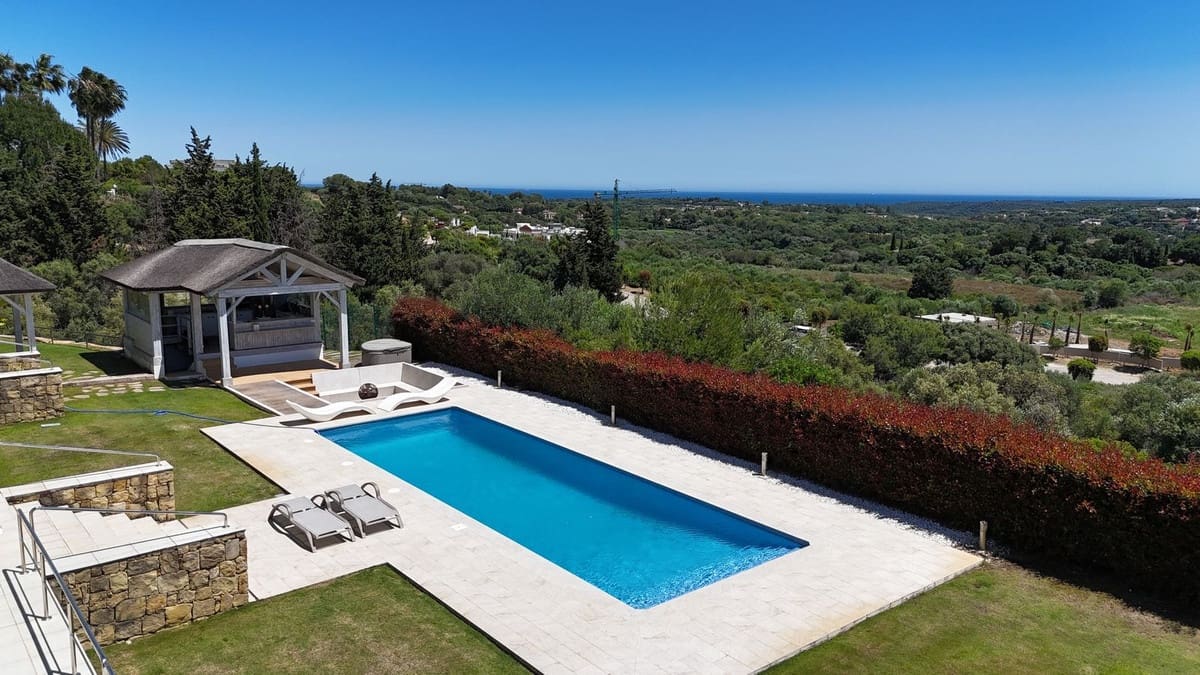 5 bedroom Villa for sale in Sotogrande with pool garage - € 2,450,000 (Ref: 9038134)