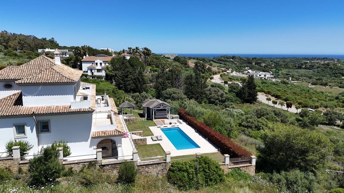 5 bedroom Villa for sale in Sotogrande with pool garage - € 2,450,000 (Ref: 9038134)