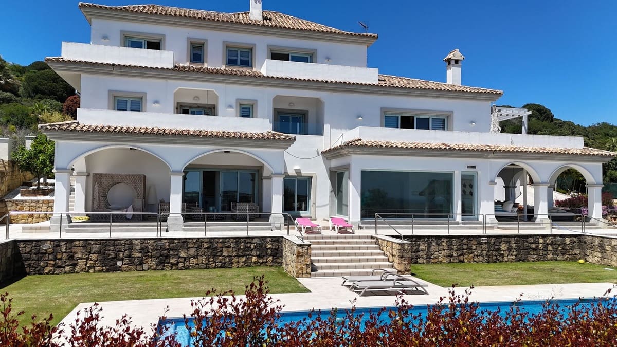 5 bedroom Villa for sale in Sotogrande with pool garage - € 2,450,000 (Ref: 9038134)