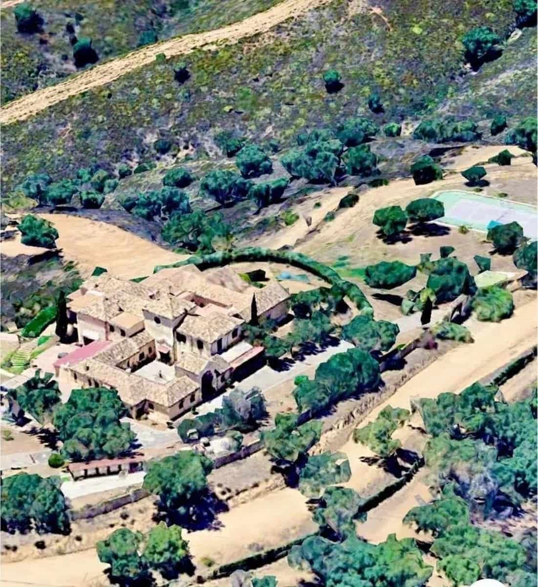 9 soverom Villa til salgs i La Mairena med svømmebasseng garasje - € 12 500 000 (Ref: 9038138)