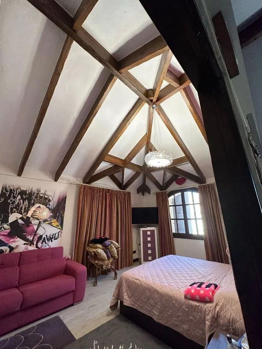 9 soverom Villa til salgs i La Mairena med svømmebasseng garasje - € 12 500 000 (Ref: 9038138)