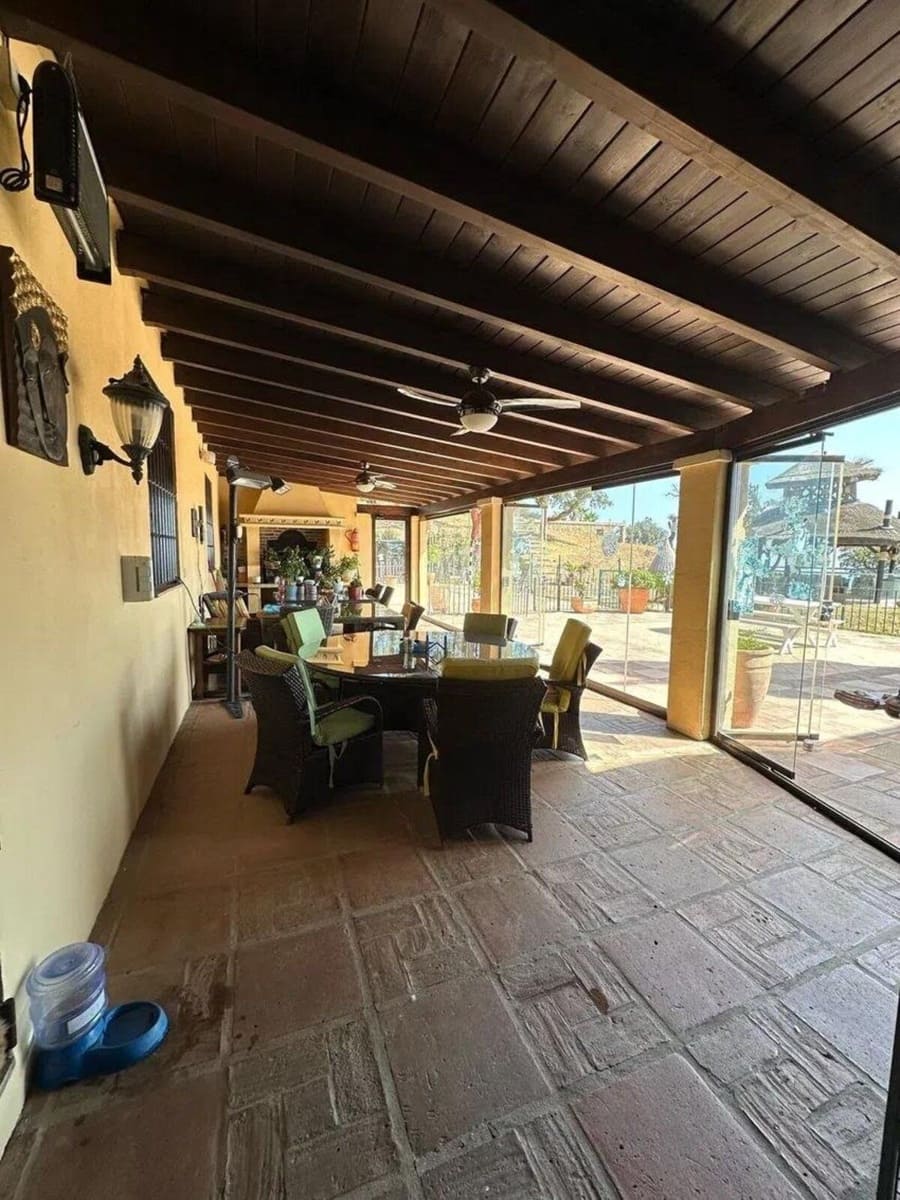 9 soverom Villa til salgs i La Mairena med svømmebasseng garasje - € 12 500 000 (Ref: 9038138)