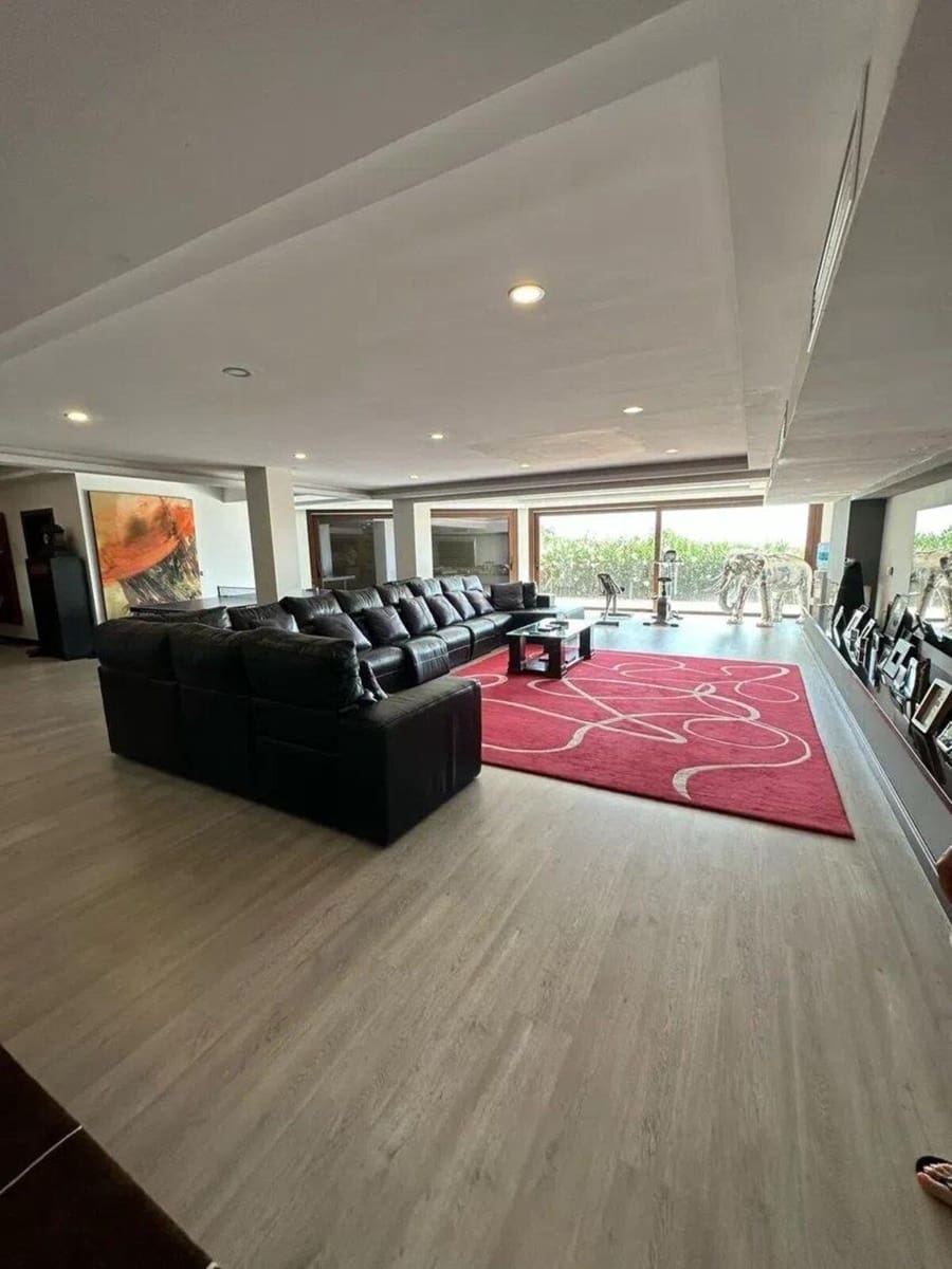 9 soverom Villa til salgs i La Mairena med svømmebasseng garasje - € 12 500 000 (Ref: 9038138)