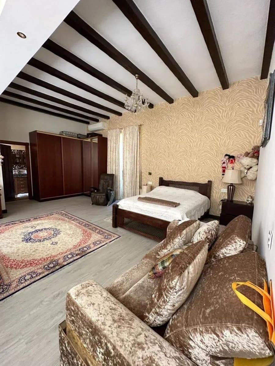 9 soverom Villa til salgs i La Mairena med svømmebasseng garasje - € 12 500 000 (Ref: 9038138)