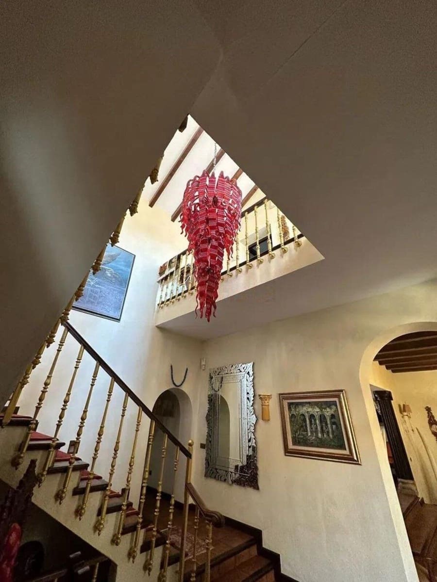 9 soverom Villa til salgs i La Mairena med svømmebasseng garasje - € 12 500 000 (Ref: 9038138)