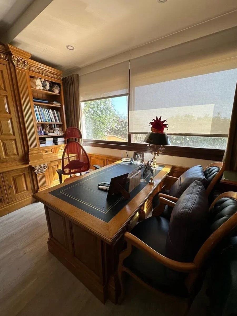 9 soverom Villa til salgs i La Mairena med svømmebasseng garasje - € 12 500 000 (Ref: 9038138)