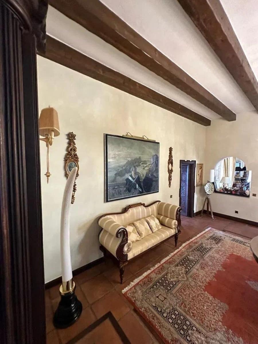 9 soverom Villa til salgs i La Mairena med svømmebasseng garasje - € 12 500 000 (Ref: 9038138)