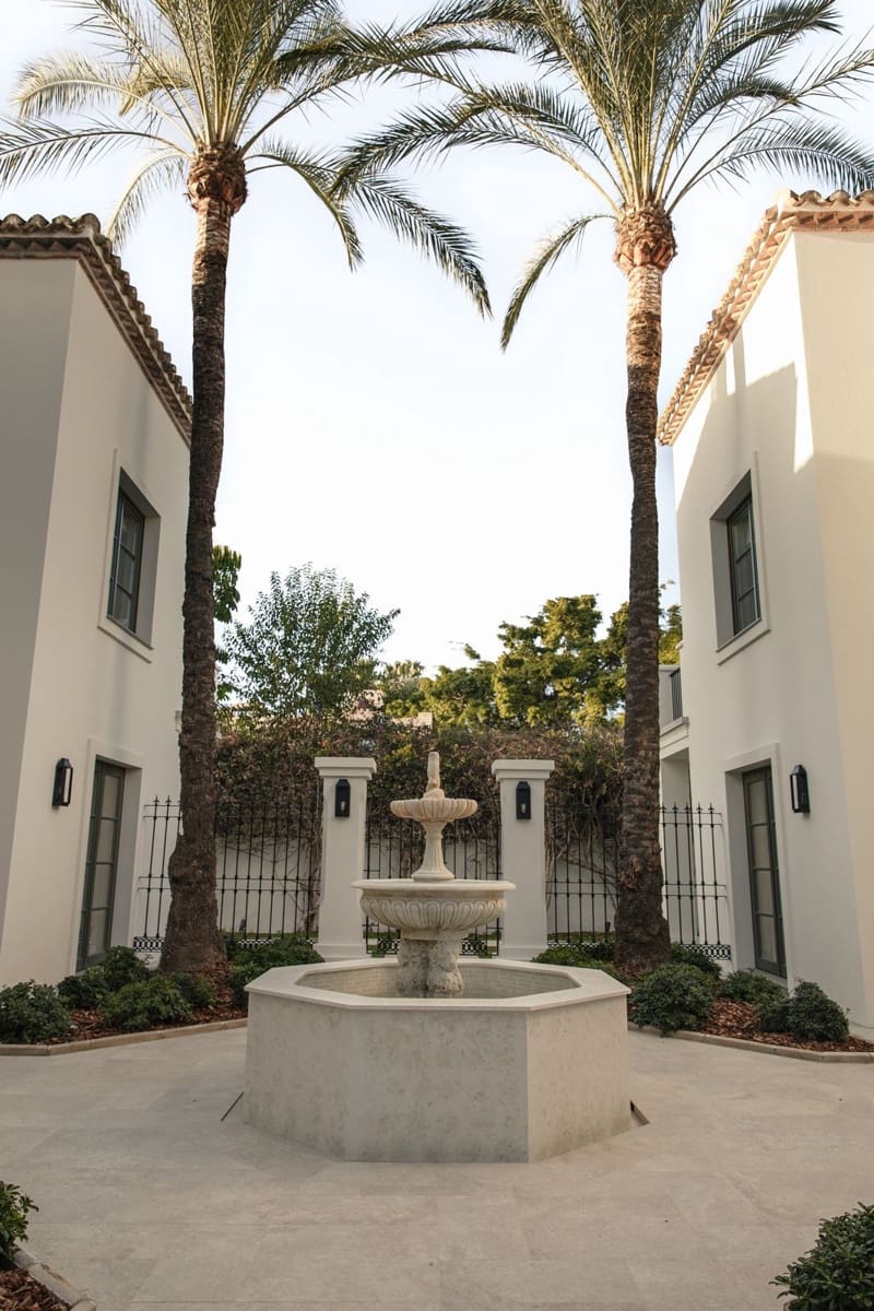 6 soverom Villa til salgs i Nueva Andalucia med svømmebasseng - € 12 500 000 (Ref: 9038139)