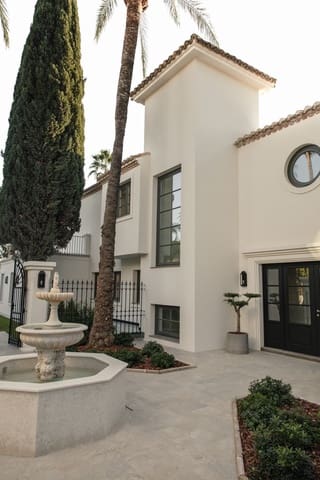 6 soverom Villa til salgs i Las Brisas, Marbella med svømmebasseng - € 12 500 000 (Ref: 9038139)