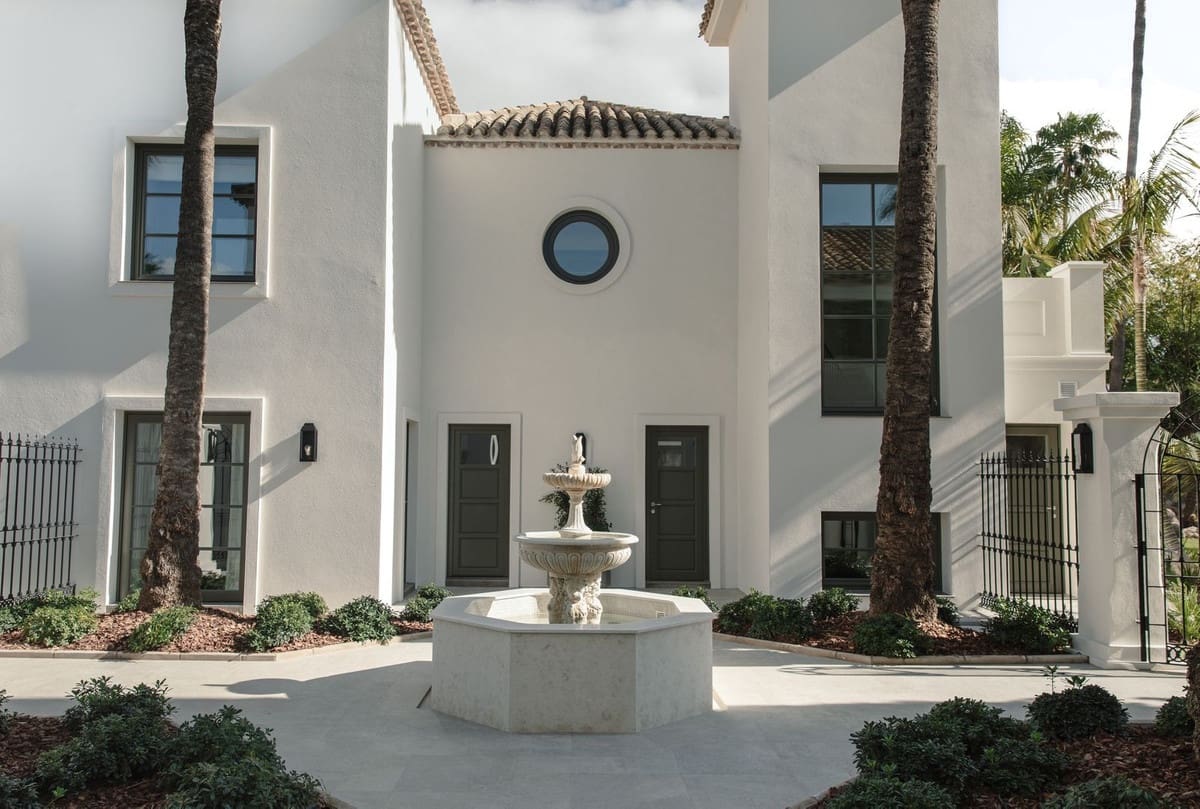 6 soverom Villa til salgs i Nueva Andalucia med svømmebasseng - € 12 500 000 (Ref: 9038139)