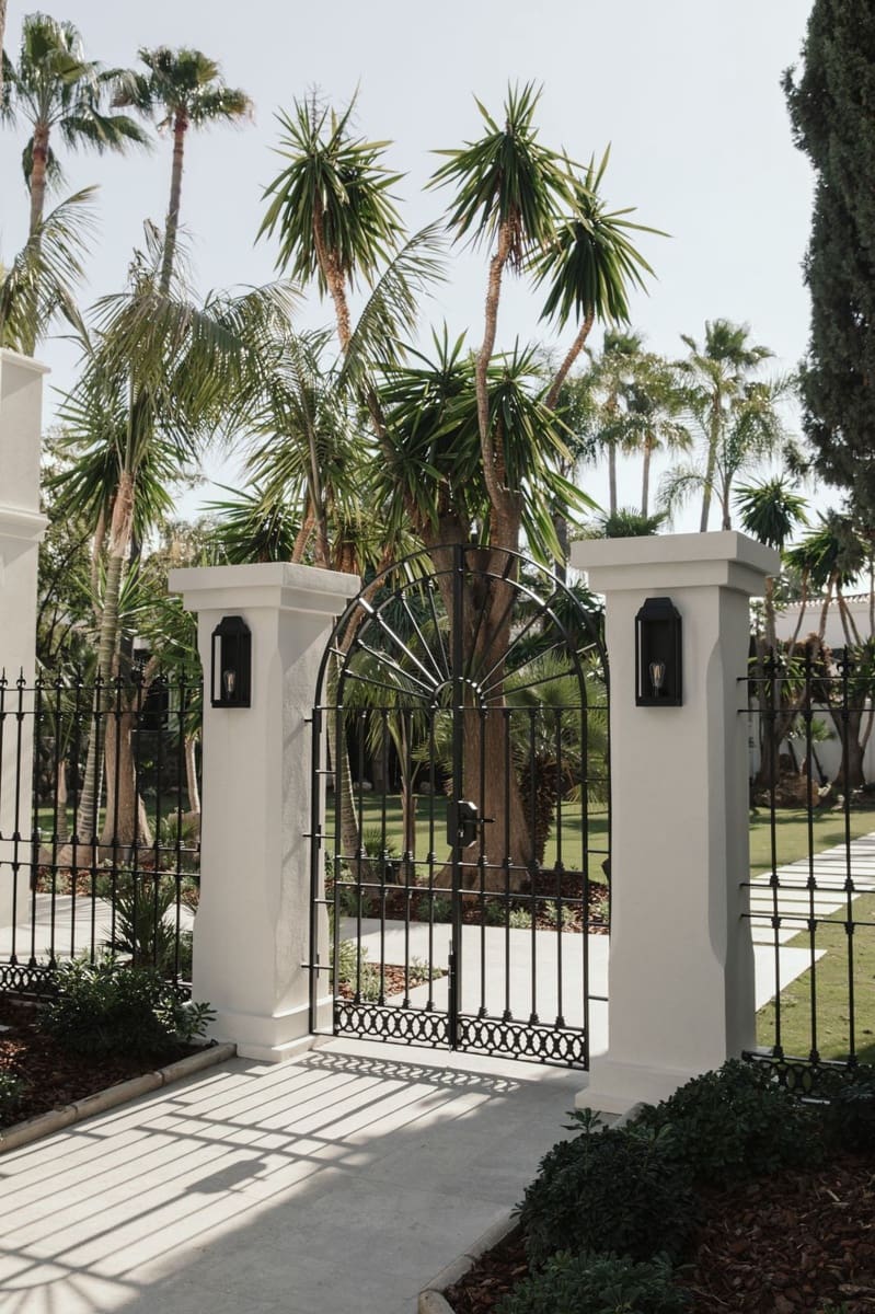 6 soverom Villa til salgs i Nueva Andalucia med svømmebasseng - € 12 500 000 (Ref: 9038139)