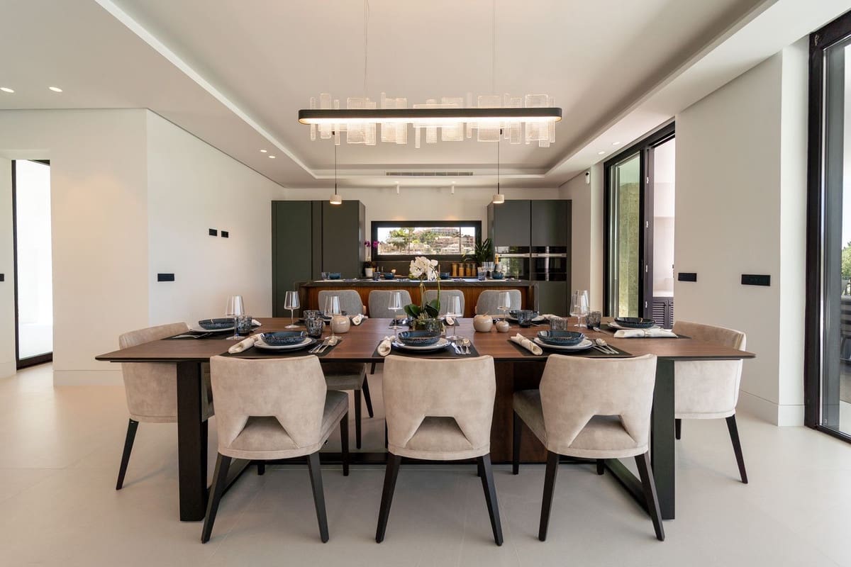 5 soverom Villa til salgs i Nueva Andalucia med svømmebasseng garasje - € 4 700 000 (Ref: 9038141)