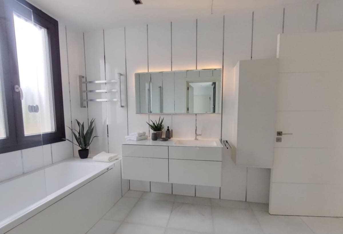 5 soverom Villa til salgs i Nueva Andalucia med svømmebasseng garasje - € 4 495 000 (Ref: 9038147)