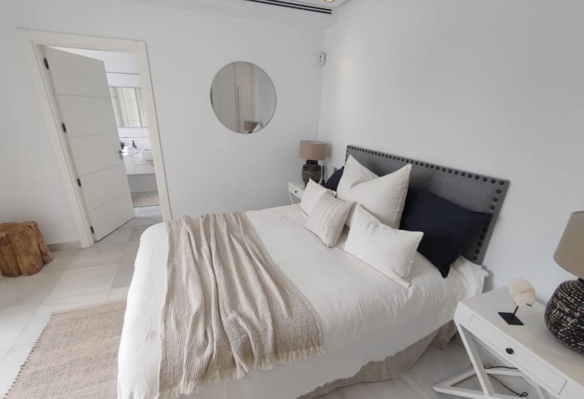 5 soverom Villa til salgs i Nueva Andalucia med svømmebasseng garasje - € 4 495 000 (Ref: 9038147)