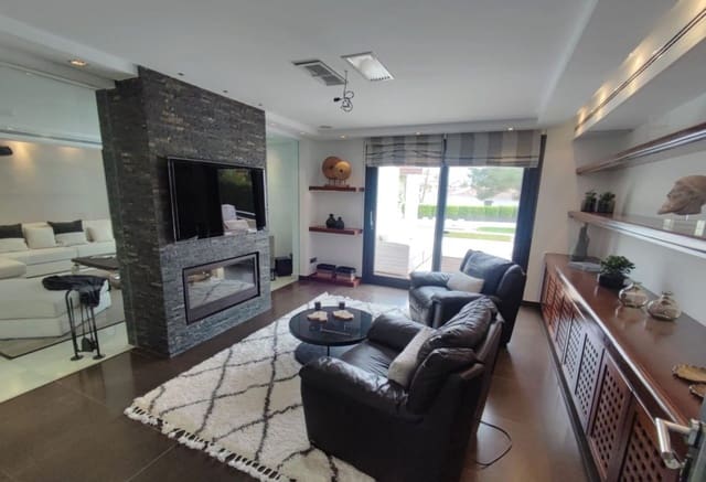 5 soverom Villa til salgs i Las Brisas, Marbella med svømmebasseng garasje - € 4 495 000 (Ref: 9038147)