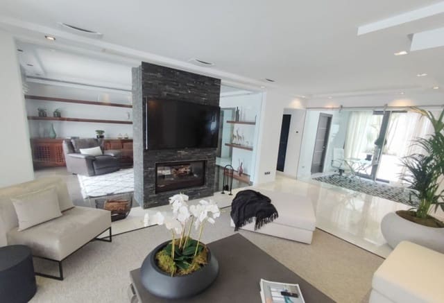 5 soverom Villa til salgs i Las Brisas, Marbella med svømmebasseng garasje - € 4 495 000 (Ref: 9038147)