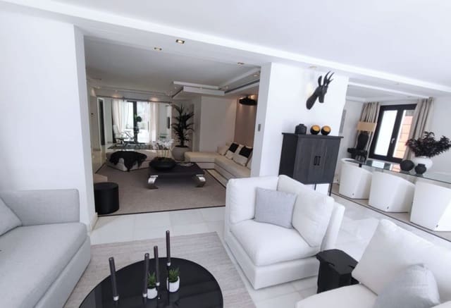 5 soverom Villa til salgs i Las Brisas, Marbella med svømmebasseng garasje - € 4 495 000 (Ref: 9038147)