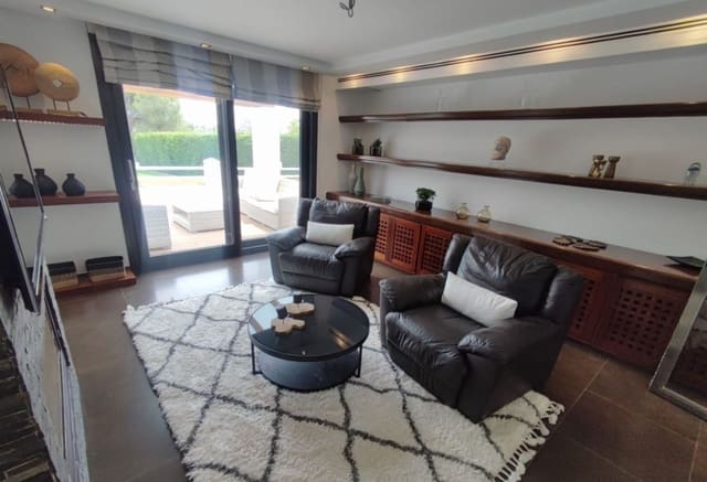 5 soverom Villa til salgs i Las Brisas, Marbella med svømmebasseng garasje - € 4 495 000 (Ref: 9038147)