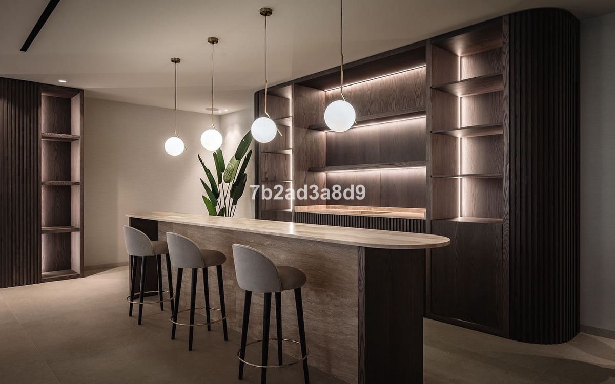 5 sypialnia Willa na sprzedaż w El Paraiso z basenem garażem - 4 990 000 € (Ref: 9038152)