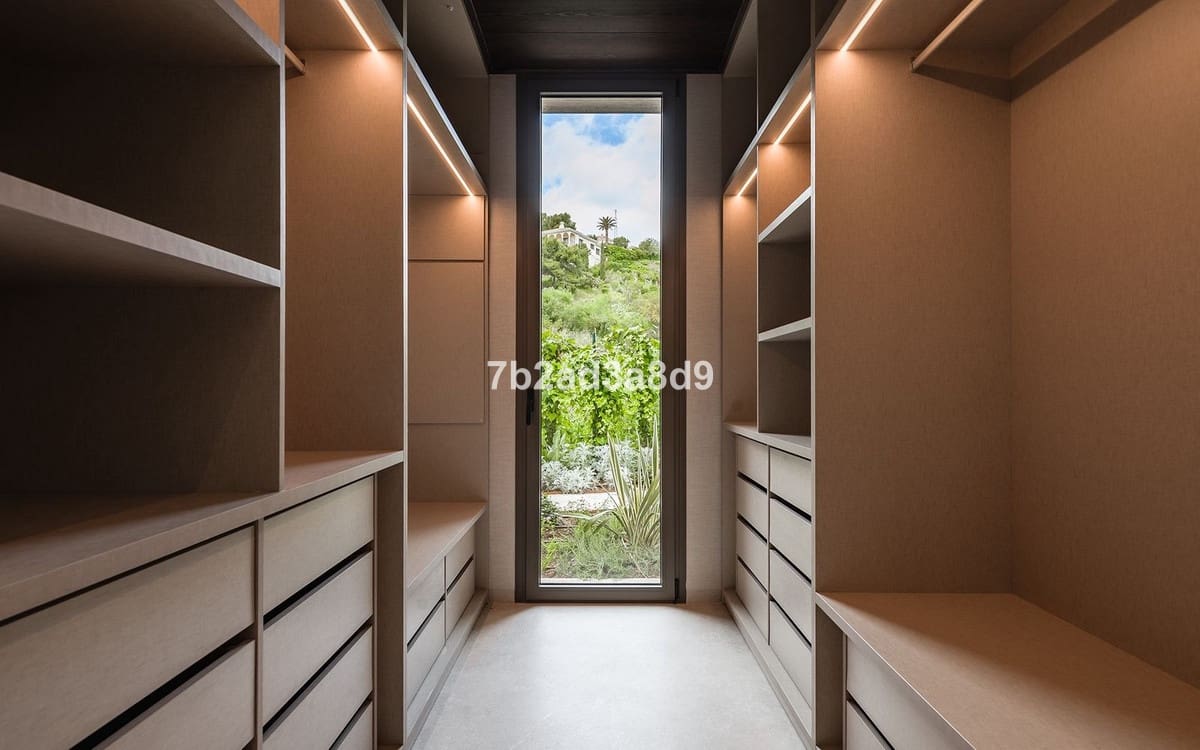 5 sypialnia Willa na sprzedaż w El Paraiso z basenem garażem - 4 990 000 € (Ref: 9038152)