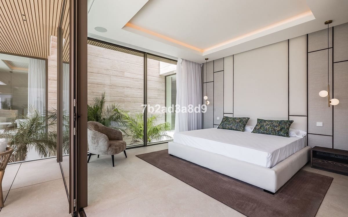 5 sypialnia Willa na sprzedaż w El Paraiso z basenem garażem - 4 990 000 € (Ref: 9038152)