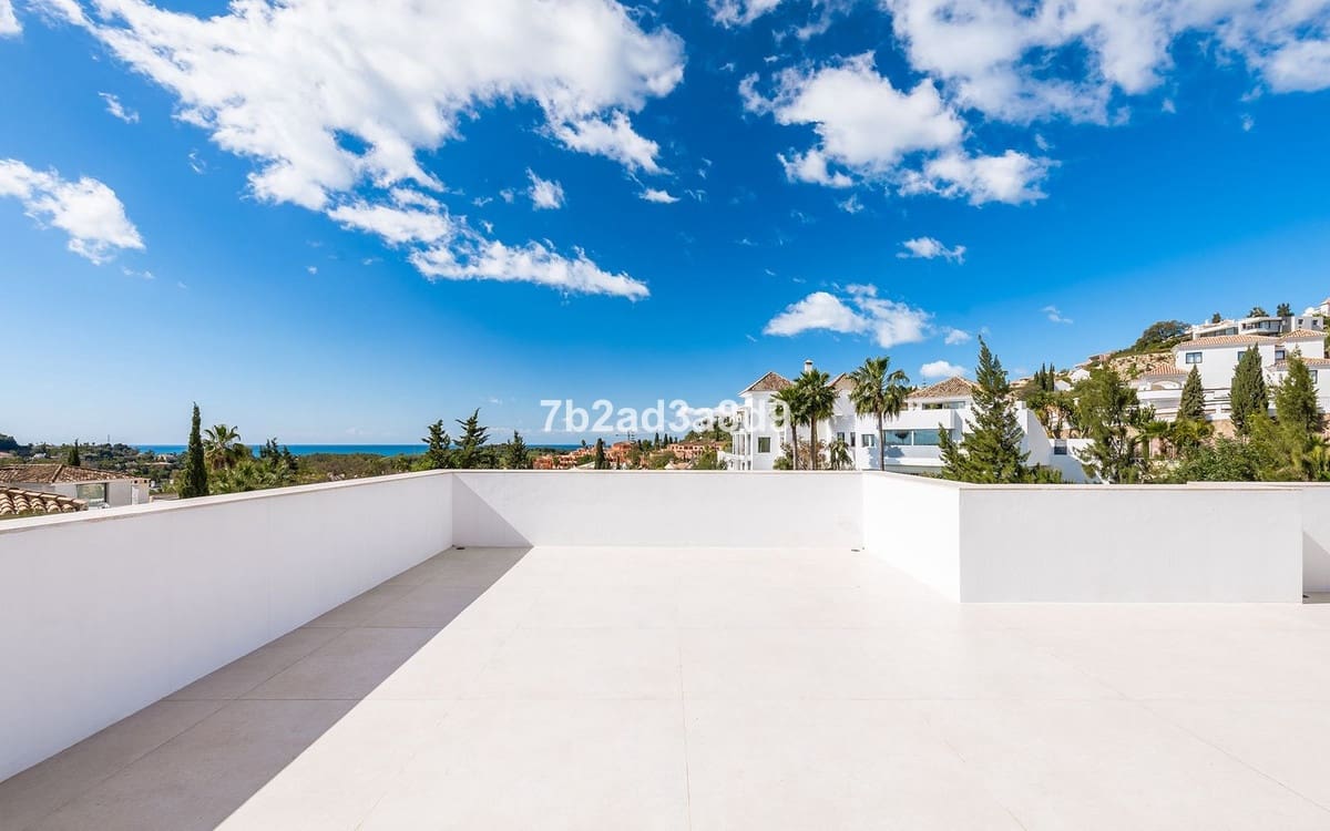 5 sypialnia Willa na sprzedaż w El Paraiso z basenem garażem - 4 990 000 € (Ref: 9038152)