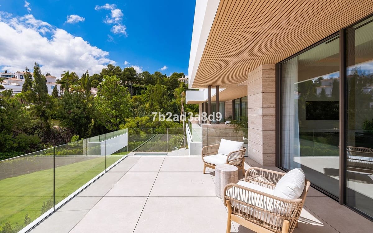 5 sypialnia Willa na sprzedaż w El Paraiso z basenem garażem - 4 990 000 € (Ref: 9038152)