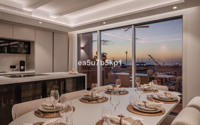 4 soveværelse Penthouse til salg i Puerto Banus, Marbella - € 3.750.000 (Ref: 9038158)