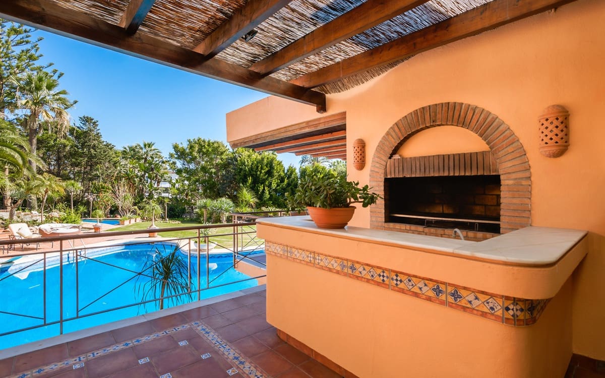 8 makuuhuone Huvila myytävänä paikassa Marbella mukana uima-altaan - 8 400 000 € (Ref: 9038159)