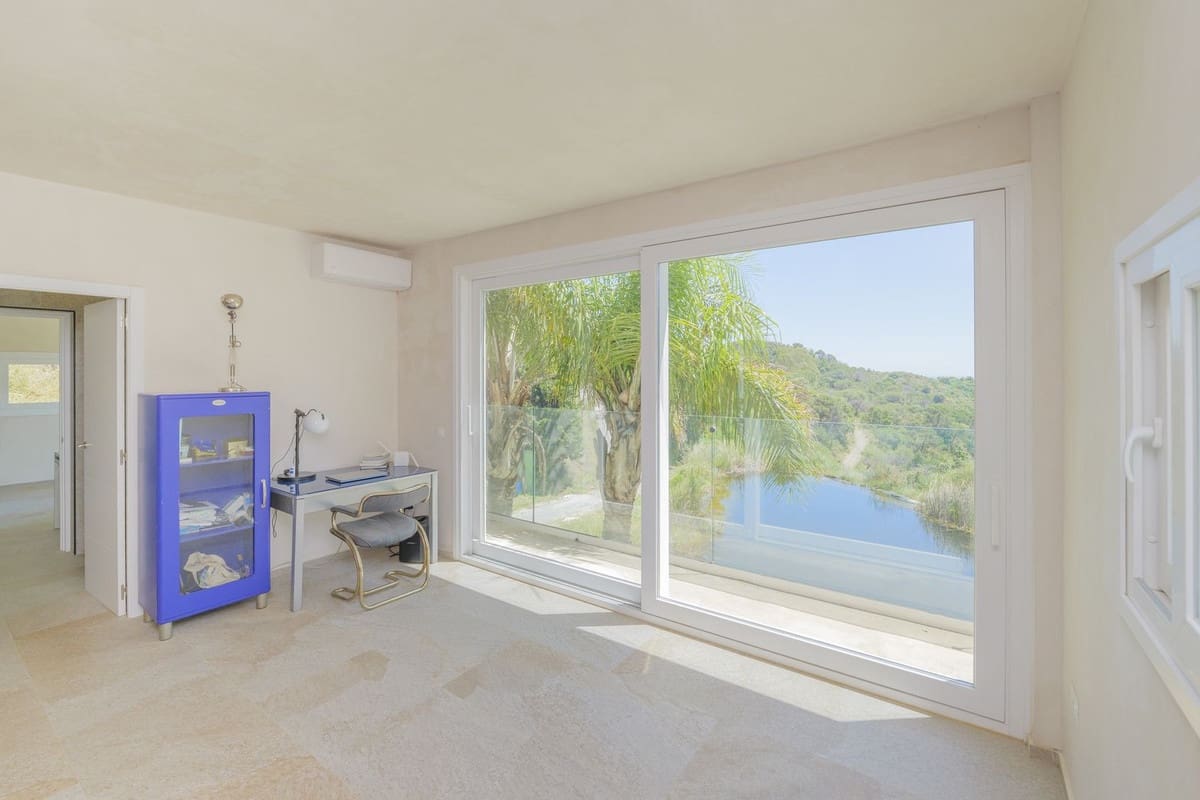 Ubebygd land til salgs i Estepona - € 3 500 000 (Ref: 9038160)