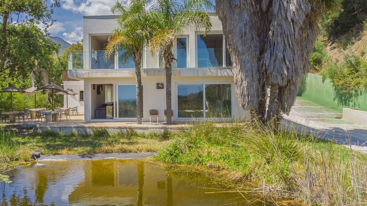 Ubebygd land til salgs i Estepona - € 3 500 000 (Ref: 9038160)