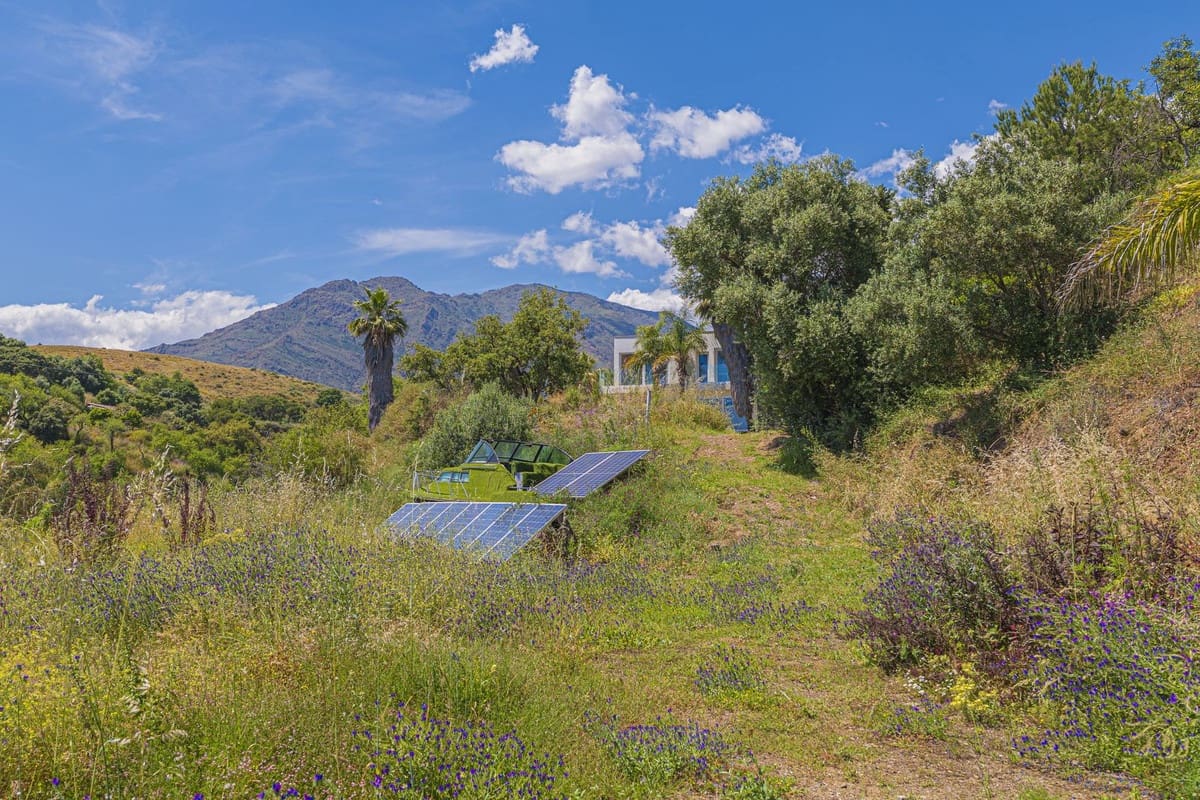 Ubebygd land til salgs i Estepona - € 3 500 000 (Ref: 9038160)