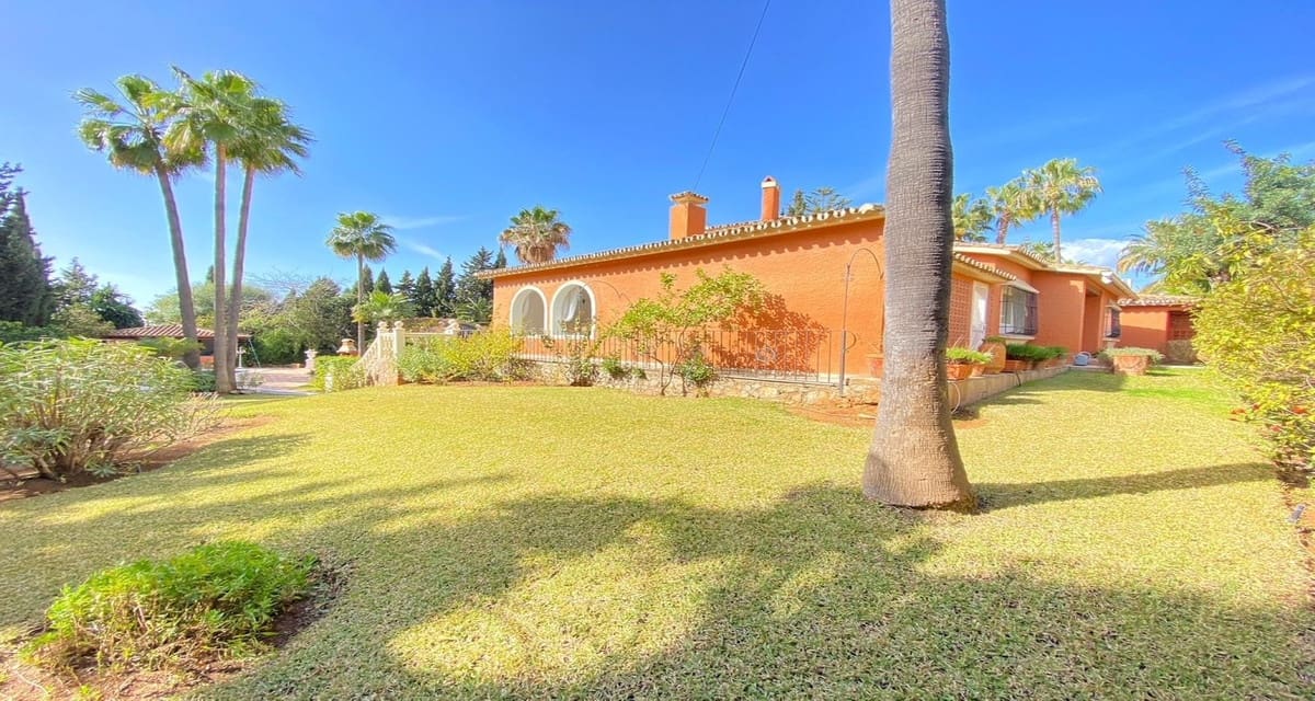 6 soveværelse Villa til salg i Marbella med swimmingpool garage - € 3.500.000 (Ref: 9038163)