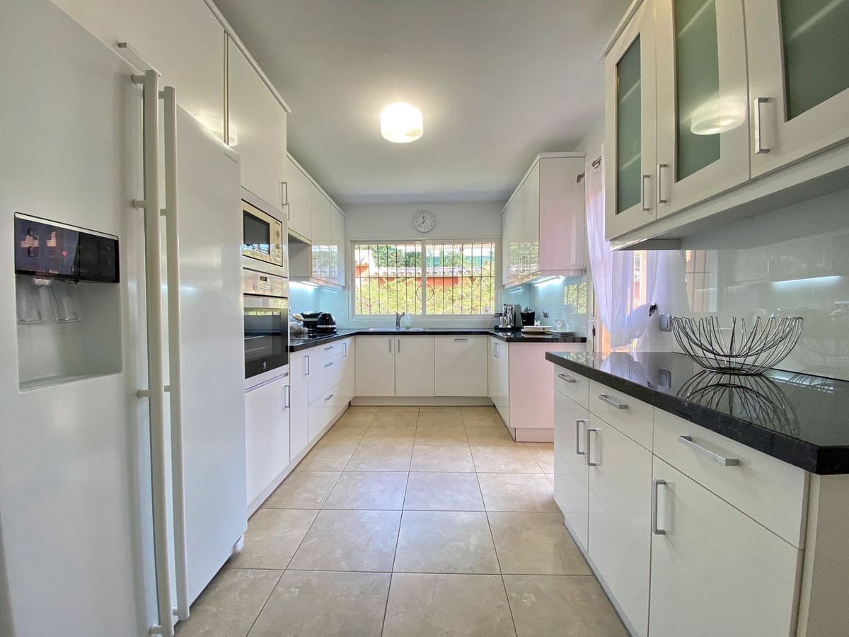 6 soveværelse Villa til salg i Marbella med swimmingpool garage - € 3.500.000 (Ref: 9038163)