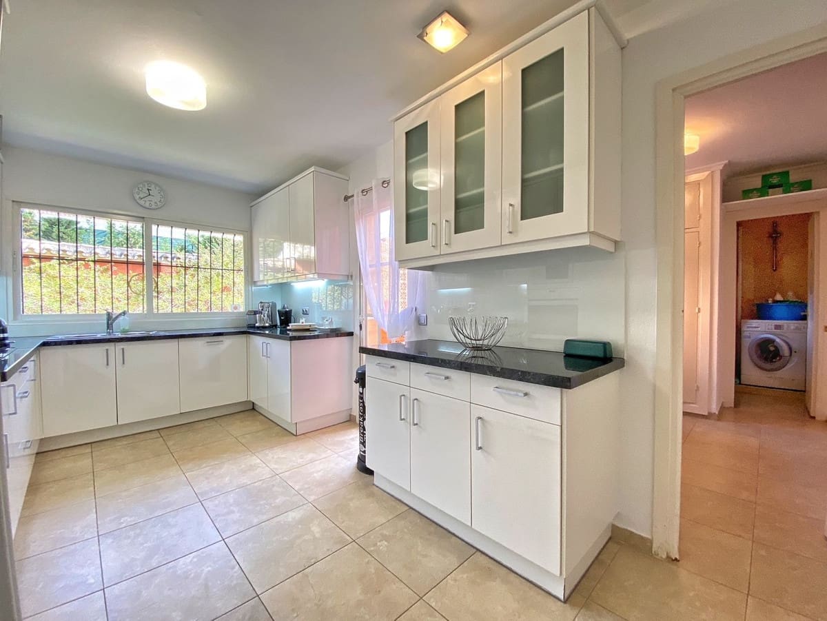 6 soveværelse Villa til salg i Marbella med swimmingpool garage - € 3.500.000 (Ref: 9038163)