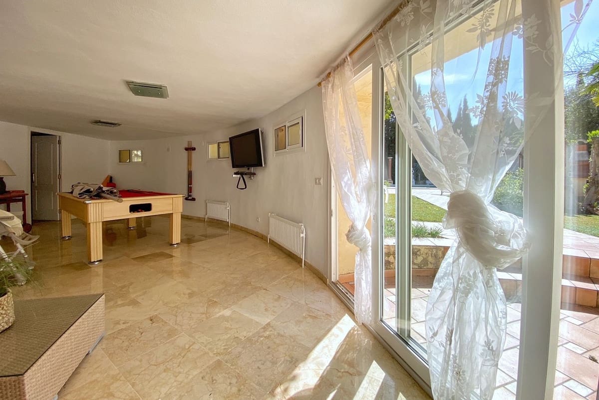 6 soveværelse Villa til salg i Marbella med swimmingpool garage - € 3.500.000 (Ref: 9038163)