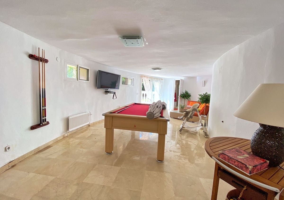 6 soveværelse Villa til salg i Marbella med swimmingpool garage - € 3.500.000 (Ref: 9038163)