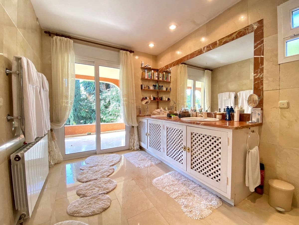 6 soveværelse Villa til salg i Marbella med swimmingpool garage - € 3.500.000 (Ref: 9038163)