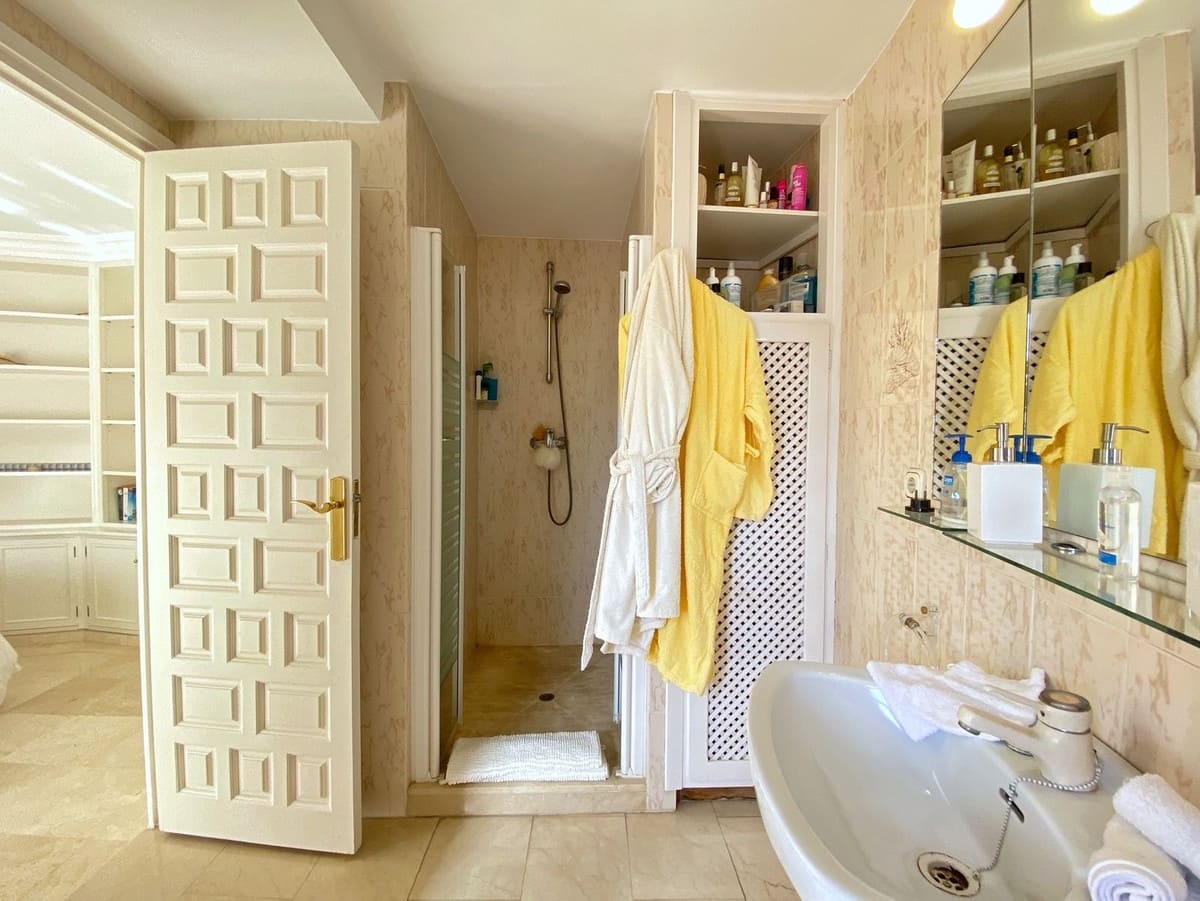 6 soveværelse Villa til salg i Marbella med swimmingpool garage - € 3.500.000 (Ref: 9038163)