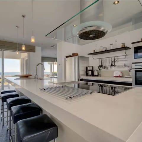 6 sypialnia Willa na sprzedaż w Manilva Pueblo, Manilva z basenem - 2 500 000 € (Ref: 9038165)