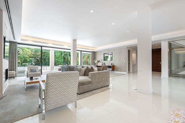 5 bedroom Villa for sale in La Quinta, Benahavís with pool garage - € 3,750,000 (Ref: 9038175)