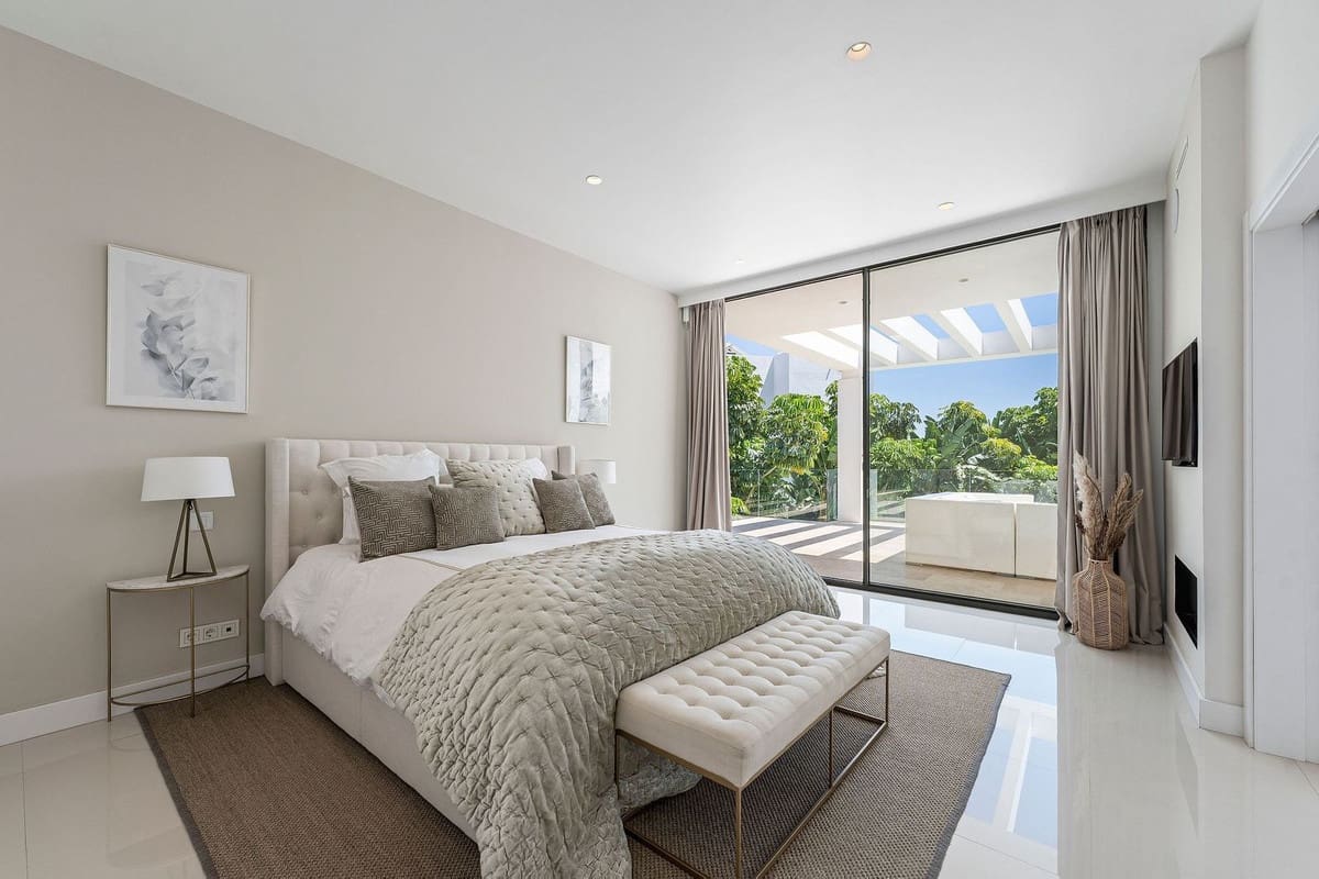 5 sypialnia Willa na sprzedaż w La Quinta z basenem garażem - 3 750 000 € (Ref: 9038175)