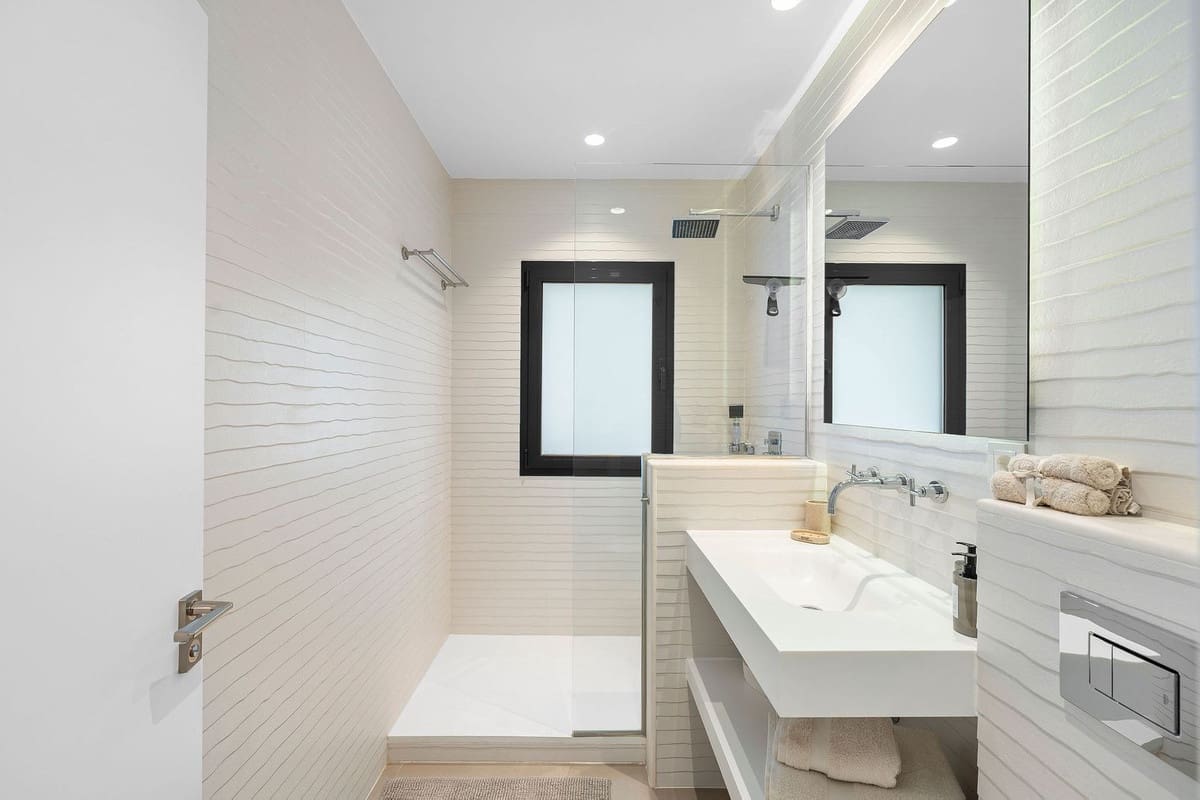 5 sypialnia Willa na sprzedaż w La Quinta z basenem garażem - 3 750 000 € (Ref: 9038175)