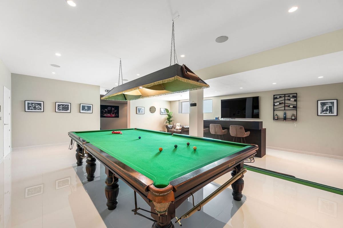 5 sypialnia Willa na sprzedaż w La Quinta z basenem garażem - 3 750 000 € (Ref: 9038175)