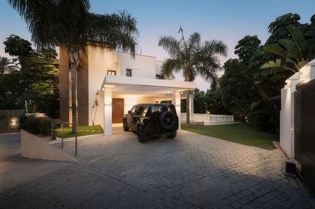 5 bedroom Villa for sale in La Quinta, Benahavís with pool garage - € 3,750,000 (Ref: 9038175)