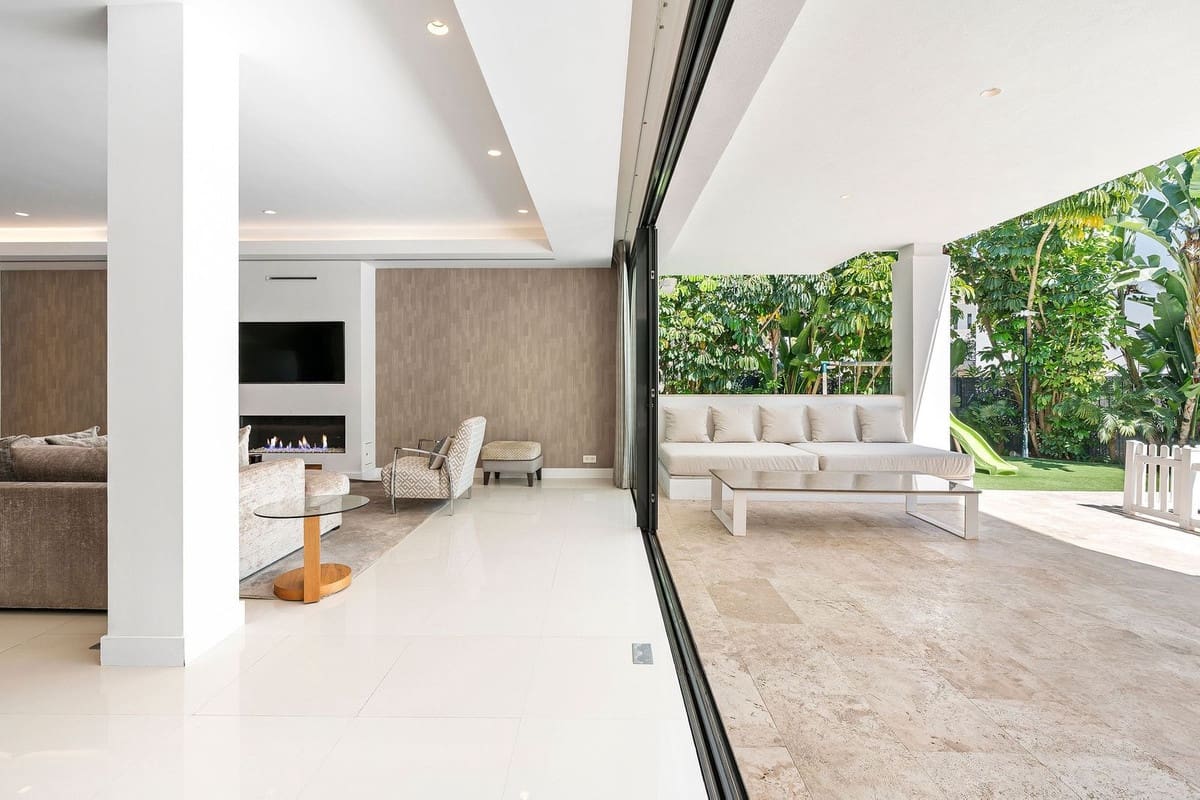 5 sypialnia Willa na sprzedaż w La Quinta z basenem garażem - 3 750 000 € (Ref: 9038175)