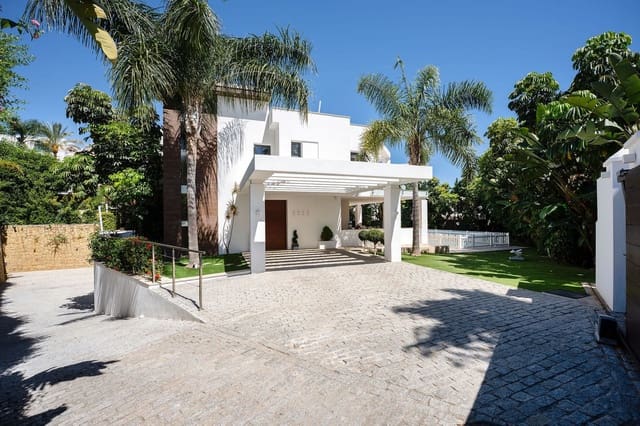 5 bedroom Villa for sale in La Quinta, Benahavís with pool garage - € 3,750,000 (Ref: 9038175)