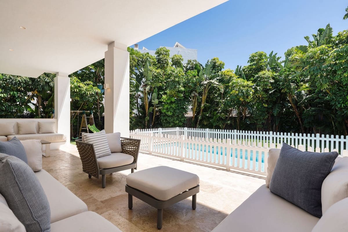 5 sypialnia Willa na sprzedaż w La Quinta z basenem garażem - 3 750 000 € (Ref: 9038175)